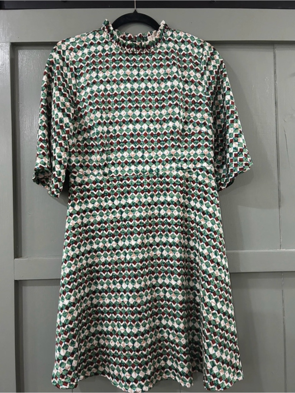 MELLODAY Green, White and Burgundy Geometric Midi Dress